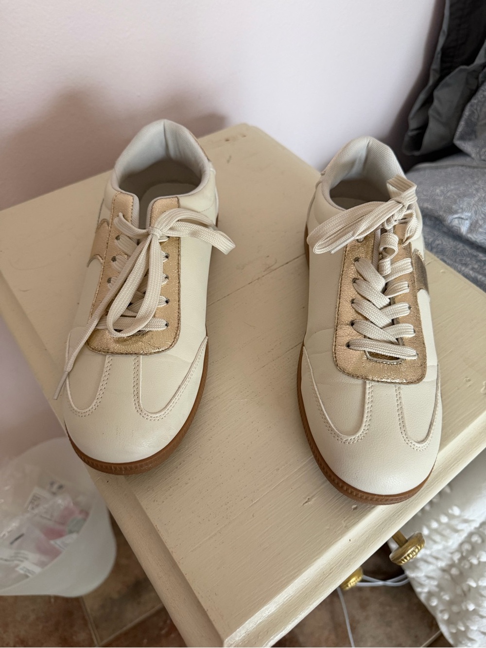 Outwoods Cream and Tan Women's Sneakers